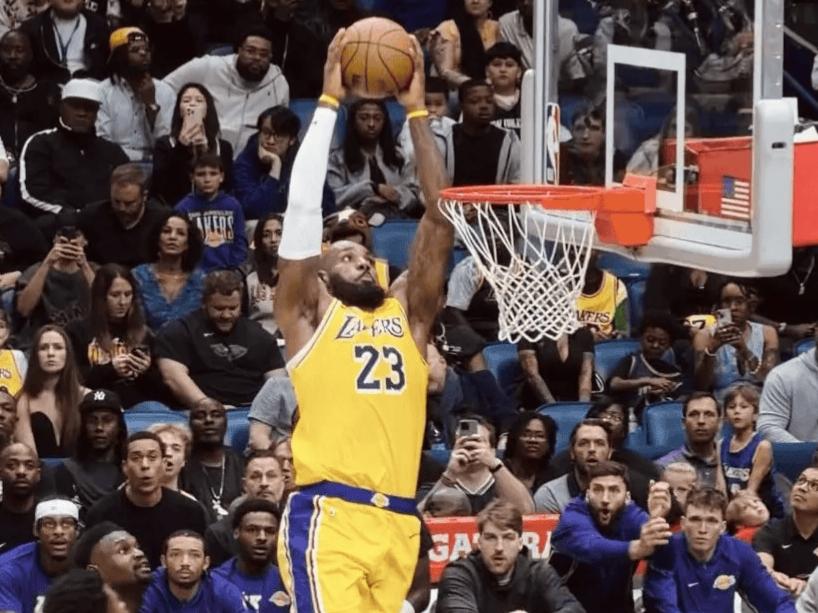 10分+11分+10分！湖人之所以能取得三连胜，离不开老詹的末节表现