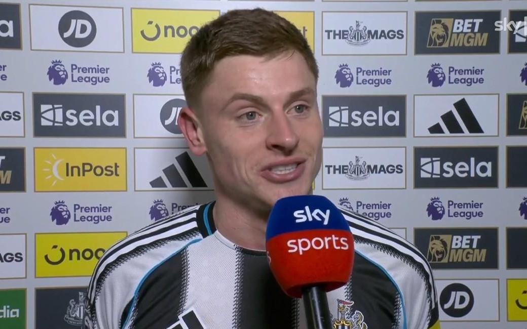 巴恩斯：不太记得绝杀球具体过程了，完全是本能反应