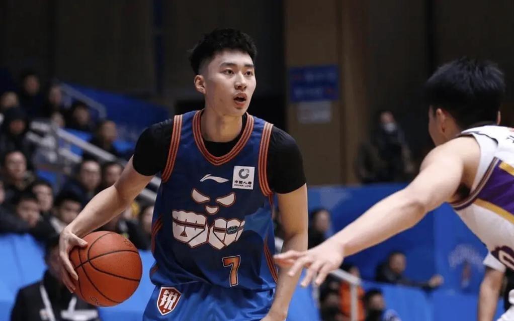 CBA又闹大笑话，冠军球队12连败，再不升降级中国男篮真晚了