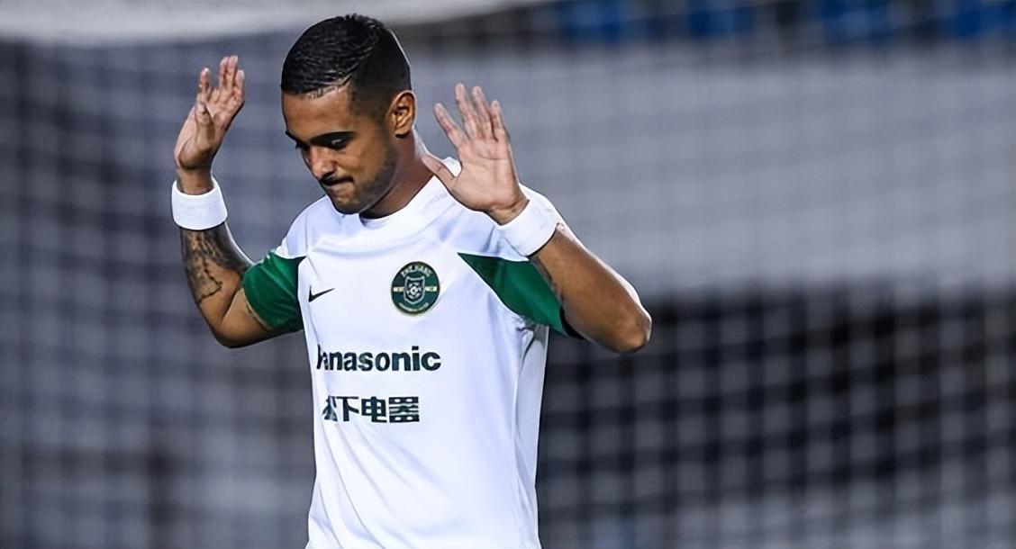 申花刚在阿联酋开始冬训，斯卢茨基就立马做出重要决定，引发热议