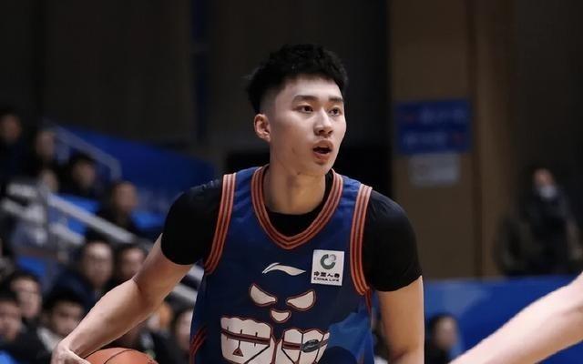 段睿骐战广州11中0新赛季最差一战！媒体：结合球能力有待多样化