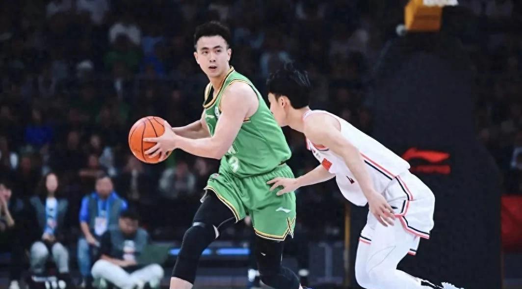 CBA常规赛！辽宁主场对阵广东，赵继伟率队迎战广东双外援冲连胜