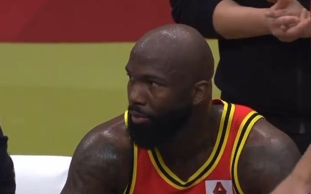 说谁琼斯：这些球员谁签的回CBA前我不想再看这种比赛了