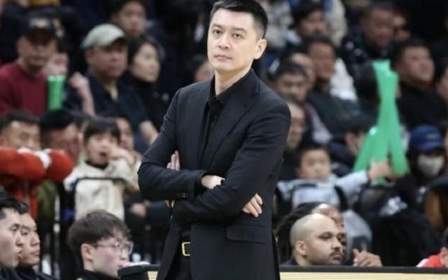 杨鸣：广东三外援轮番冲击让我们顾此失彼今晚年轻人的表现值得表扬