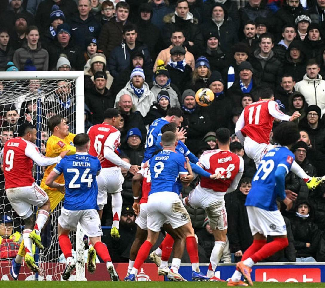 阿森纳本赛季3次单场通过角球打进至少2球，同期英超球队最多