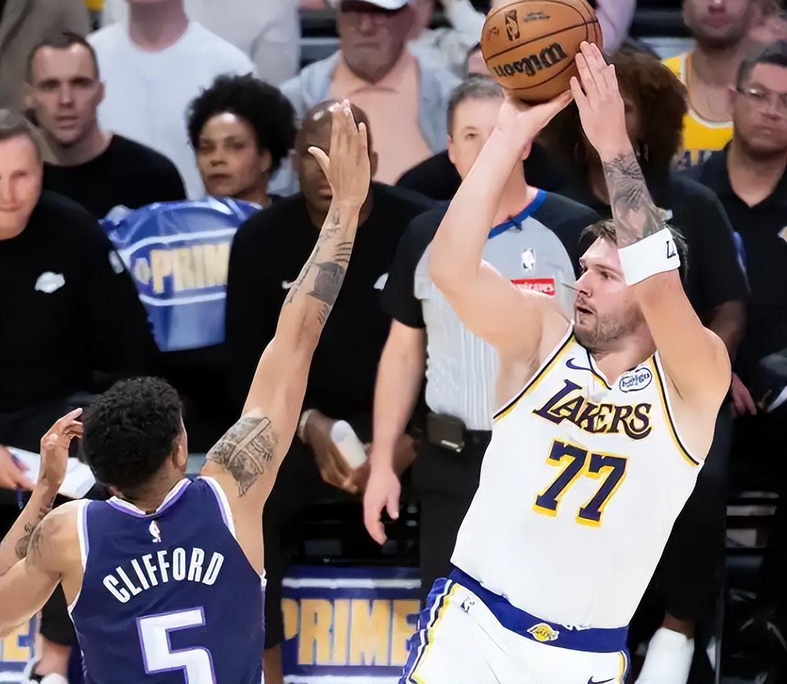 NBA常规赛明天1月13日赛程：湖人PK国王，快船PK黄蜂