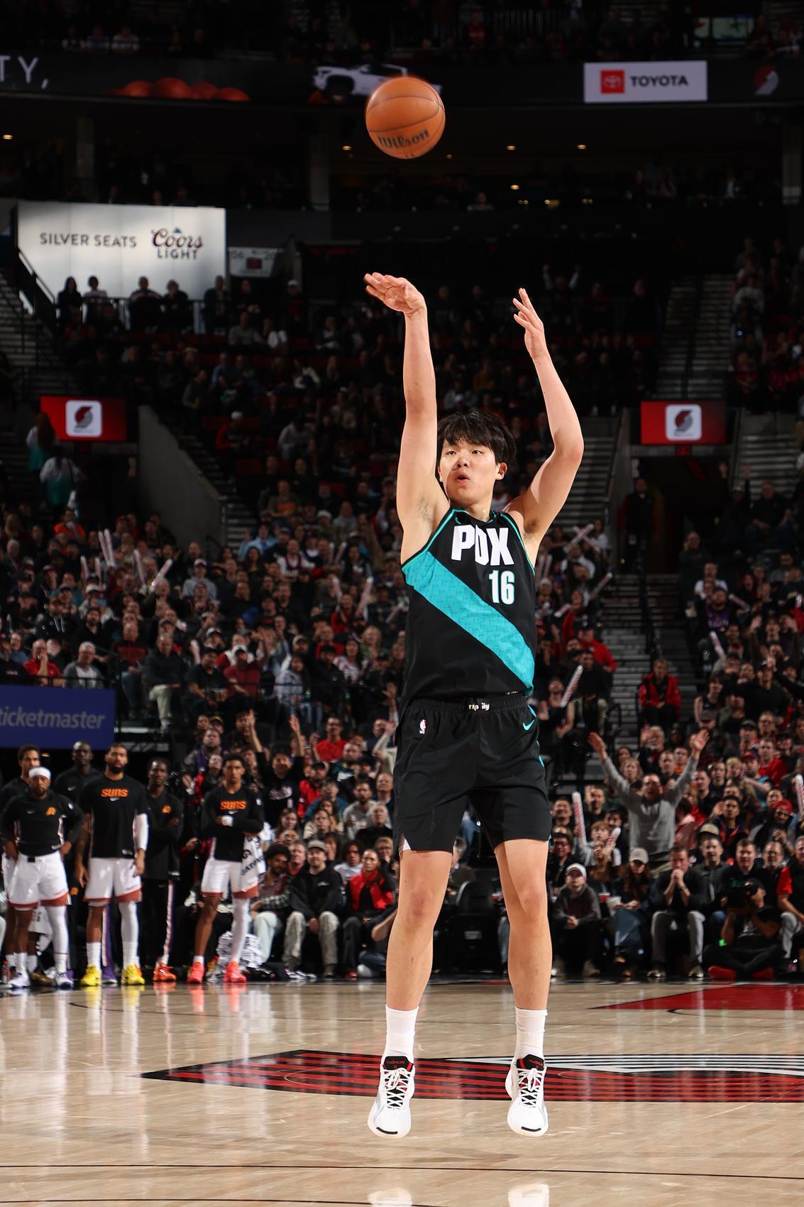 杨瀚森出战的比赛开拓者赢球，8场7胜