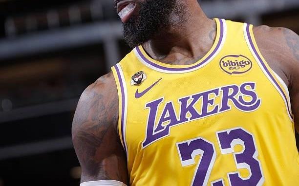 国王官方嘲讽詹姆斯：对你来说今天真是糟糕的一天呀