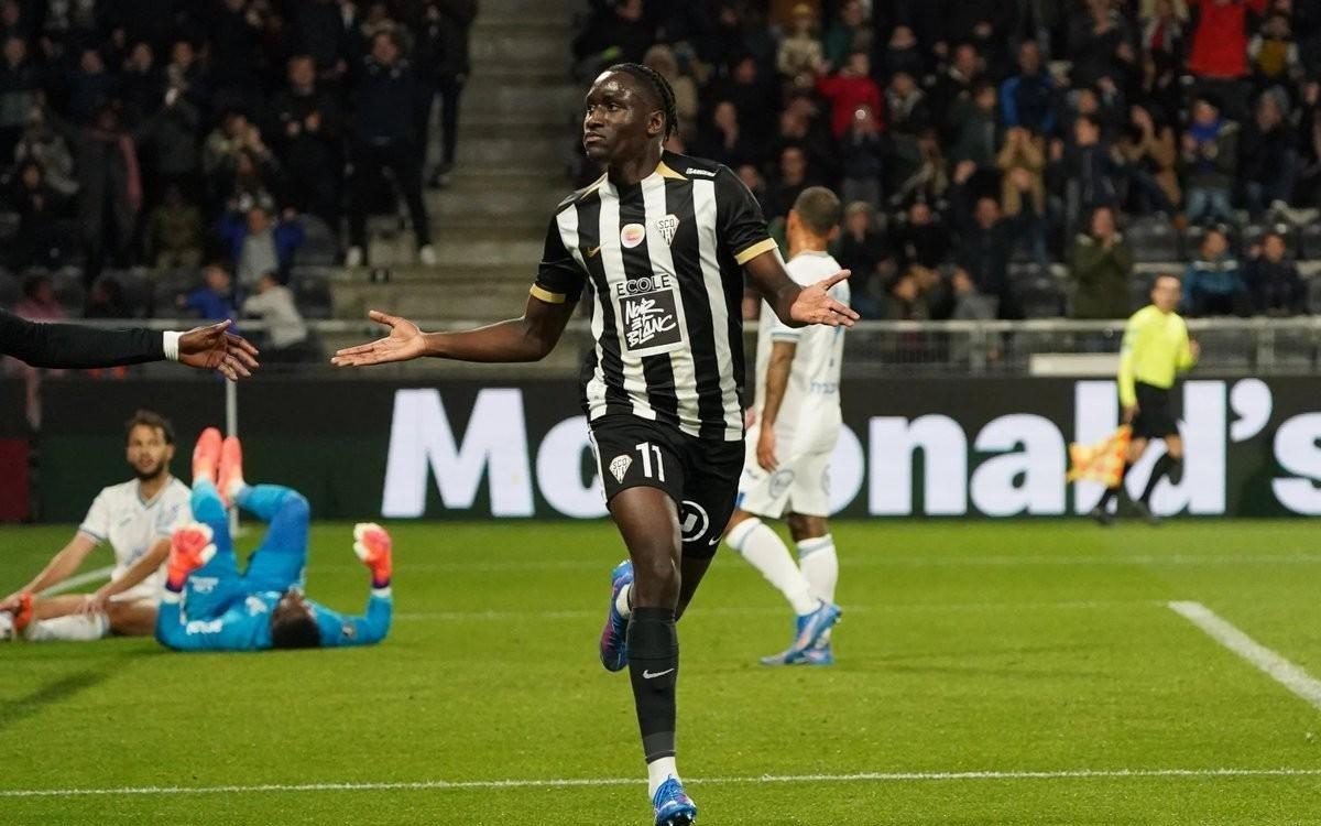 记者：水晶宫尝试签法国19岁前锋谢里夫，昂热要价2500万欧