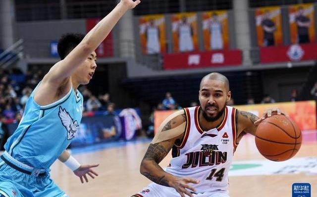 CBA常规赛：青岛崂山啤酒胜吉林长白山恩都里