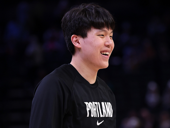 22分+17篮板！两项生涯新高！杨瀚森要看清现实，三分球决定上限