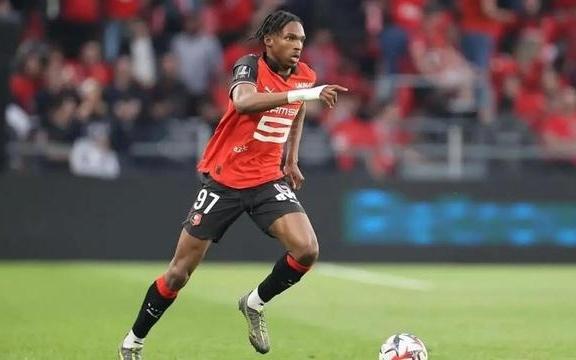 队报：切尔西初步接触雷恩中卫雅凯，目前尚未进行实质性谈判