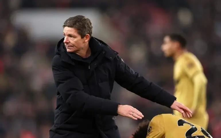 格拉斯纳：不理解比赛前一天出售队长的行为，我真的无法接受