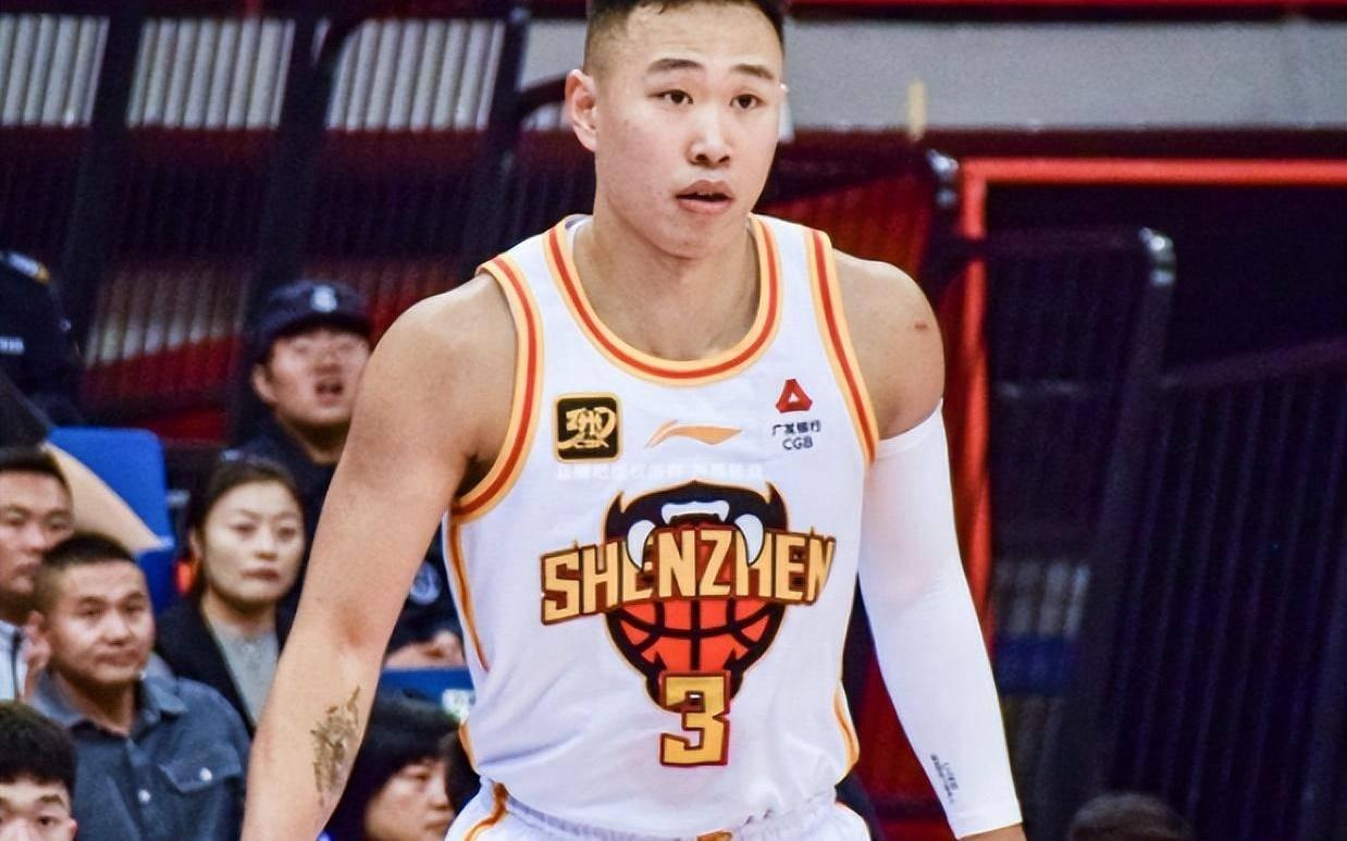 CBA又出现一位顶级前锋！一年一进步，脚踏实地，球迷：进国家队