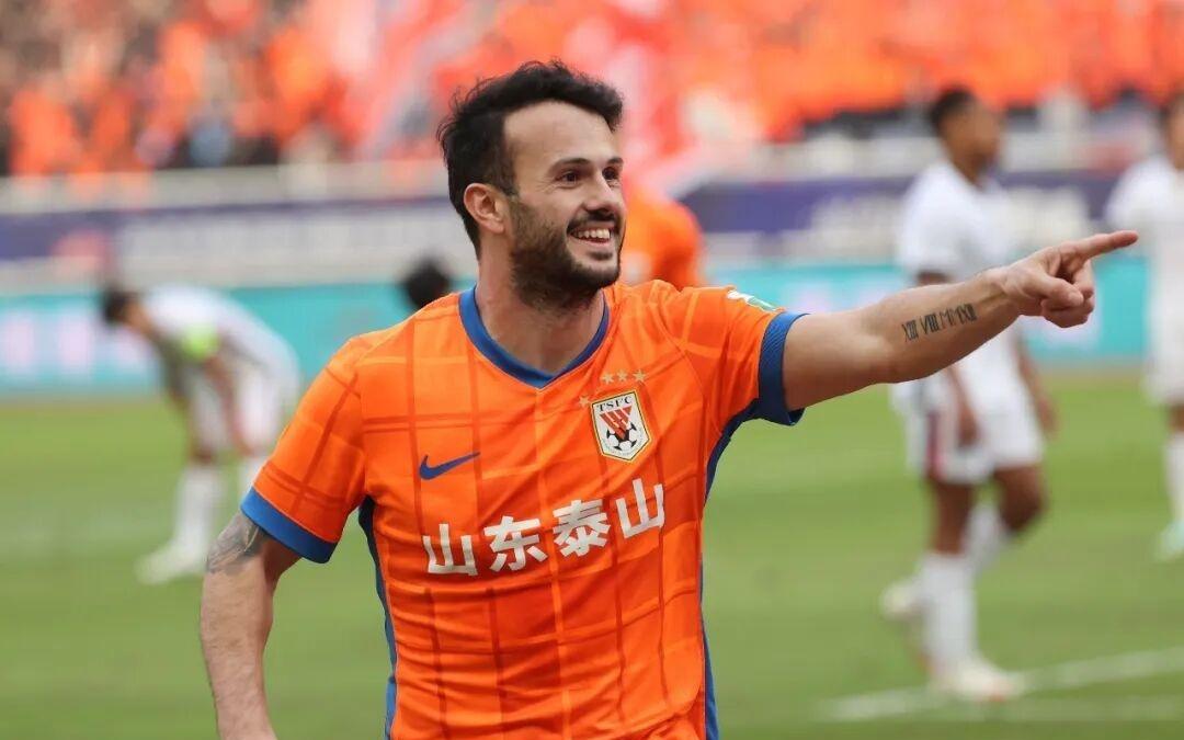 山东泰山足球俱乐部与瓦科完成续约