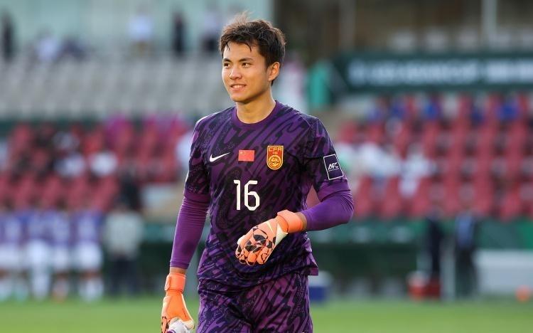 闪耀亚洲杯！曝切尔西球探关注李昊，身价即将暴涨，锁定国足一门
