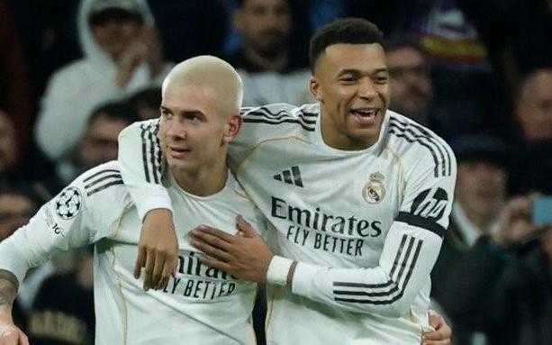 仅次于梅西，马斯坦托诺是欧冠进球第二年轻的阿根廷球员