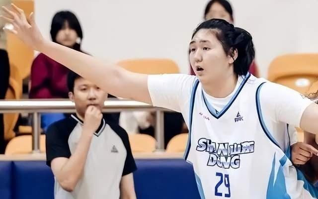 山东女篮大胜陕西张子宇8分钟砍19