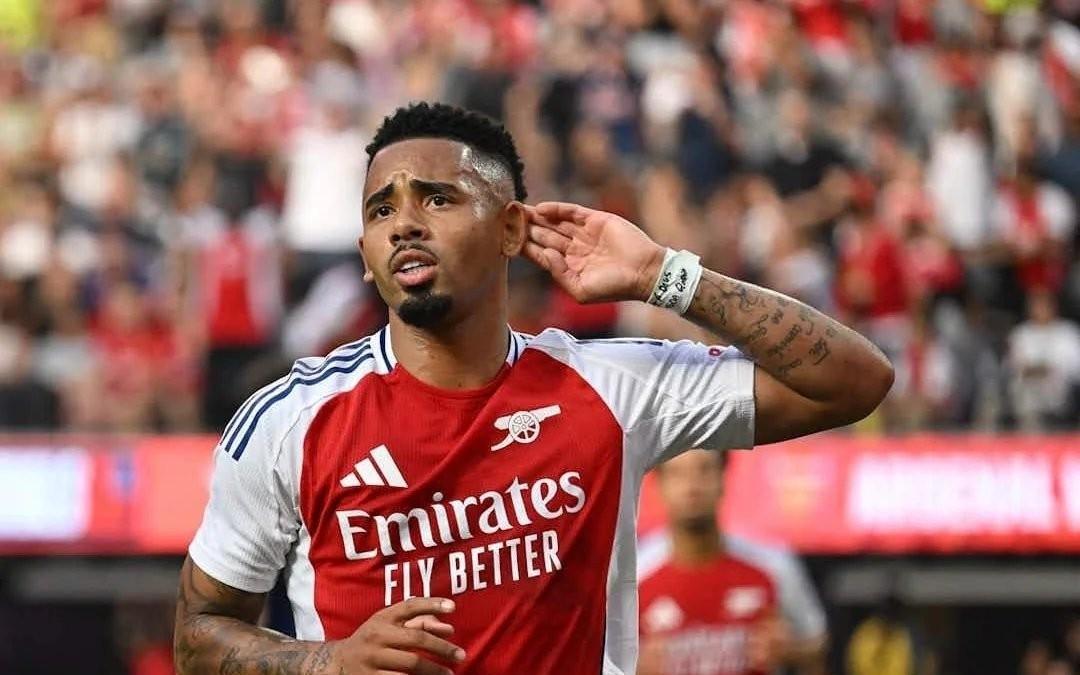 近两位欧冠客战国米梅开二度的都是巴西球员：埃杜和热苏斯