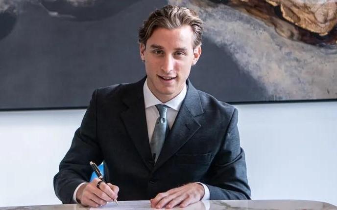 官方：此前和罗马解约的博韦自由转会