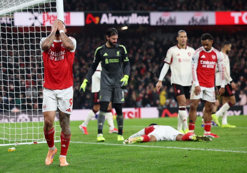 靠谱不曼城主场负倒数第一，枪手完胜