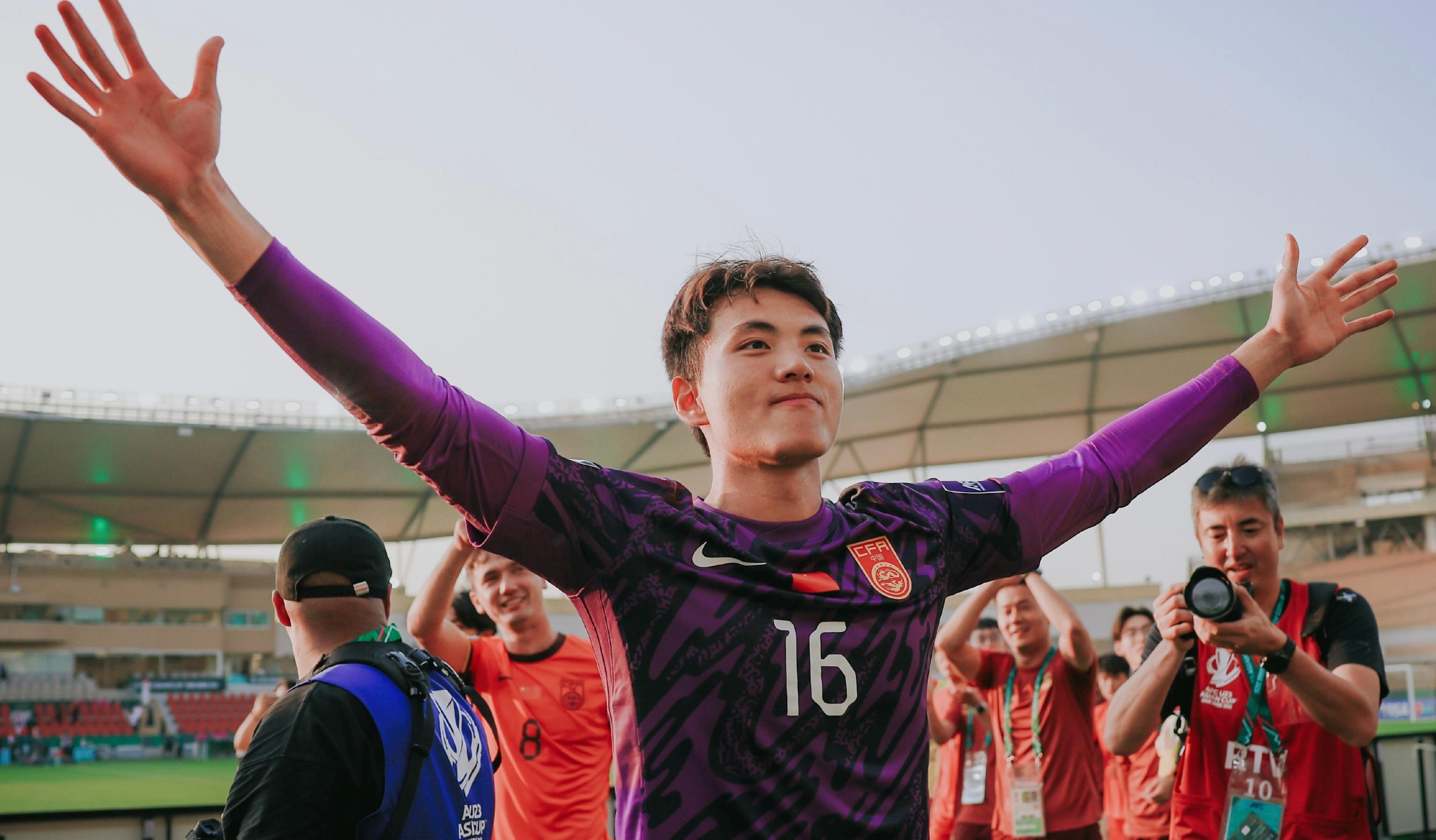 李昊引中超豪门哄抢！3支球队欲出手，身价2000万，切尔西在关注