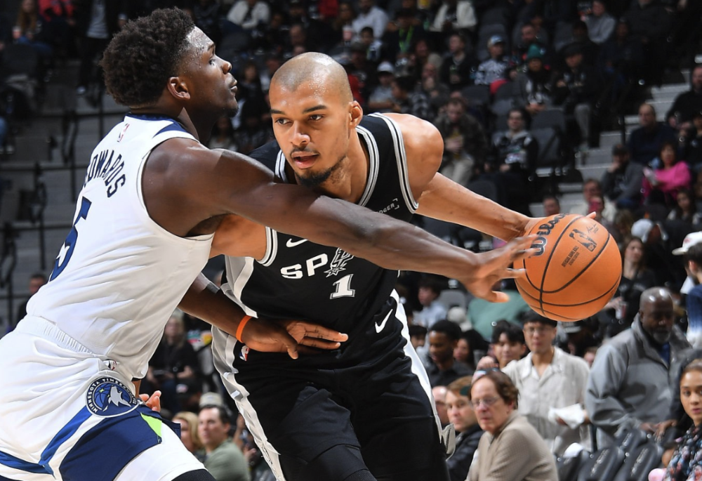 8362！这是爱德华兹和约基奇区别，他已锁定年度最佳关键球员奖