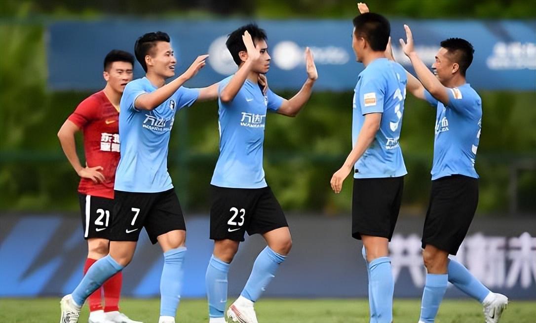 斯坦丘如果本赛季加盟大连英博，或许能直接激活马莱莱，值得期待