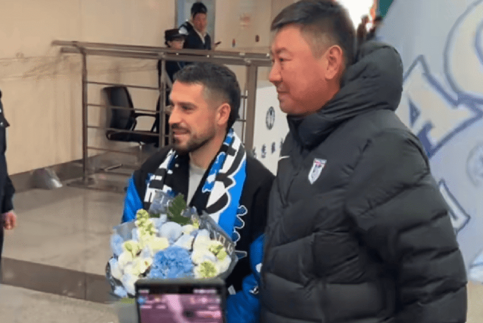 32岁大牌外援顶薪重返中超！引大连轰