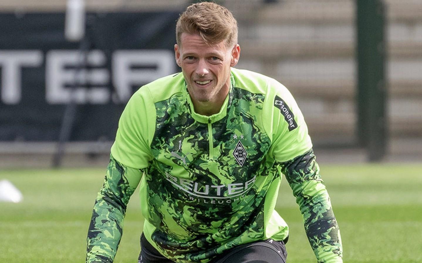 德天空：门兴门将奥姆林纯租借加盟勒