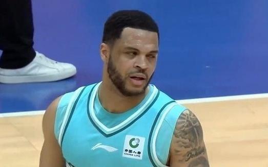 北京vs青岛前瞻：许利民赛前为赵睿捡