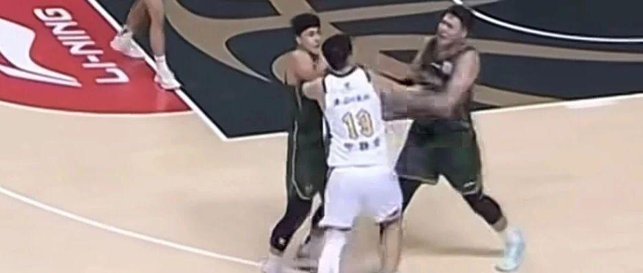 CBA对四川南京发生冲突球员停赛处