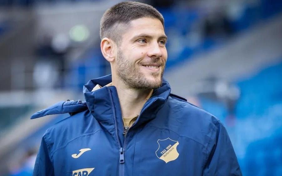 18场8球，克拉马里奇是联赛对拜仁进球最多的德甲现役球员