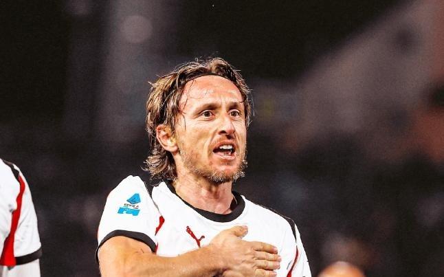 铁卫90分钟破僵局，莱奥自我救赎！AC米兰20升班马，下轮战国米