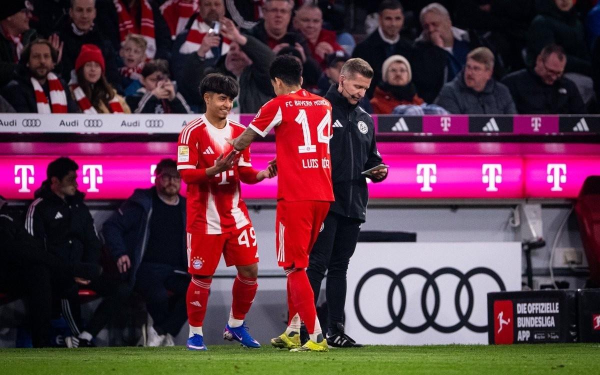 德甲替补登场，17岁前锋梅孔卡多佐迎来拜仁一线队首秀