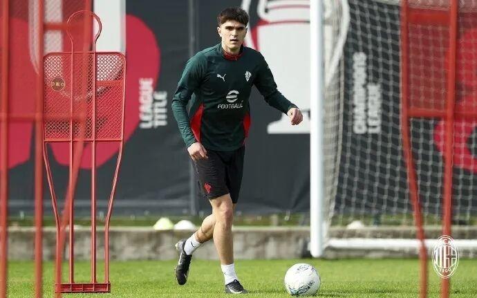 记者丨巴特萨吉参加合练