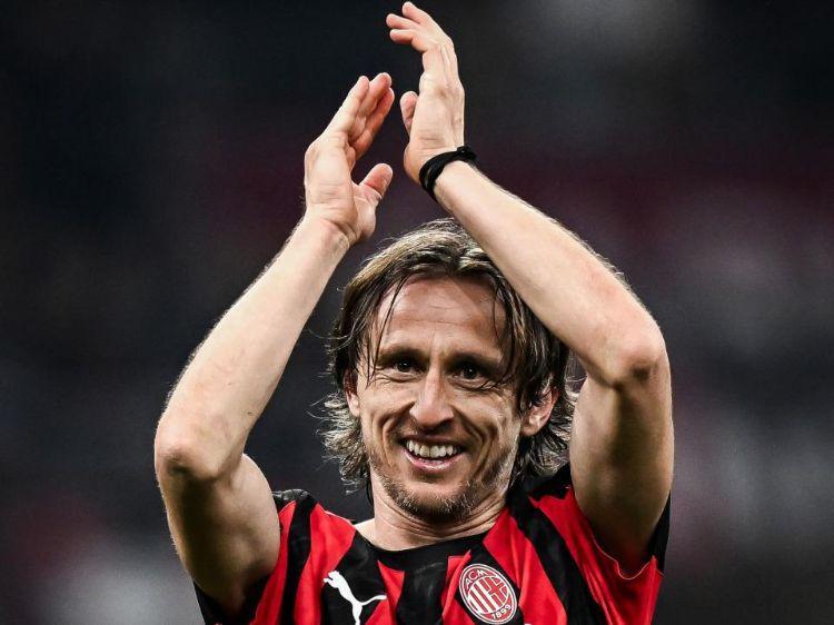 百年同城德比！AC米兰10国米赛季双杀+三连胜意甲争冠悬念重燃