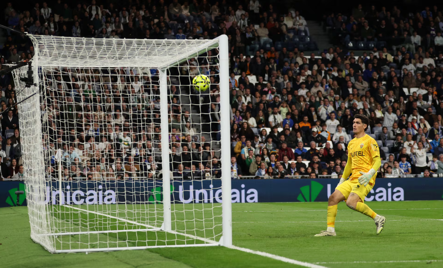 居勒尔70米惊天吊射封神，皇马青训狂欢大胜埃尔切