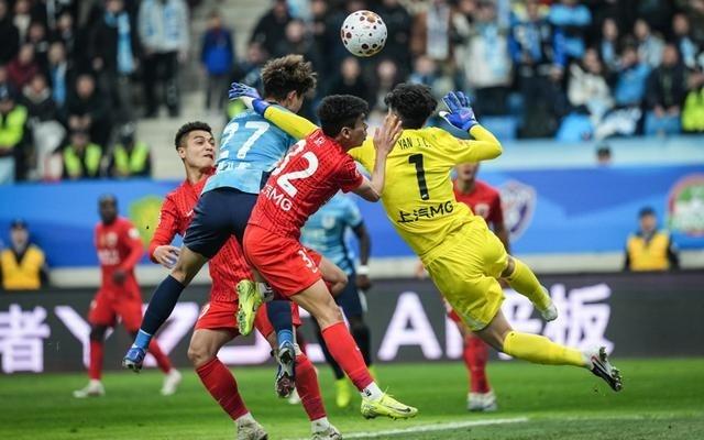 观察：新赛季海港再遇“引援结构性矛盾”，终于要为拆散三外援中场还债