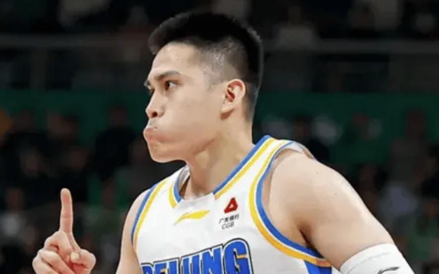 北京9383辽宁2喜2忧！赵睿展巅峰，周琦罚球辣眼，麦基成卧底！