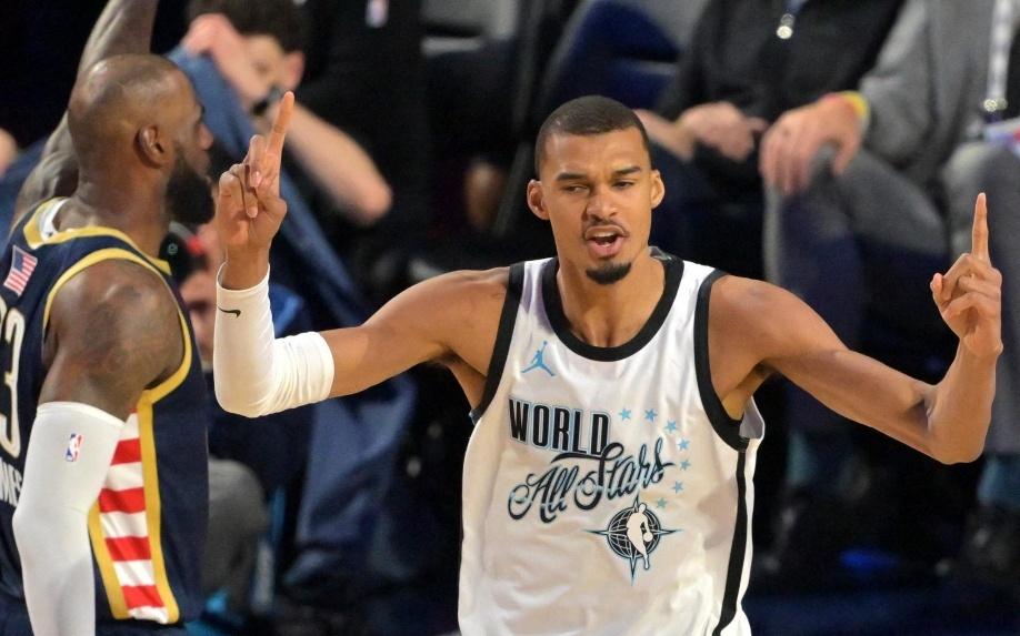 带队20胜1负，提前锁定季后赛，统治力真强！NBA新门面终于诞生了