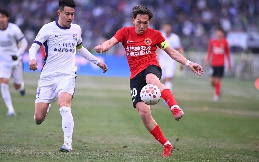 辽宁铁人中超主场首胜，这些瞬间刷屏了