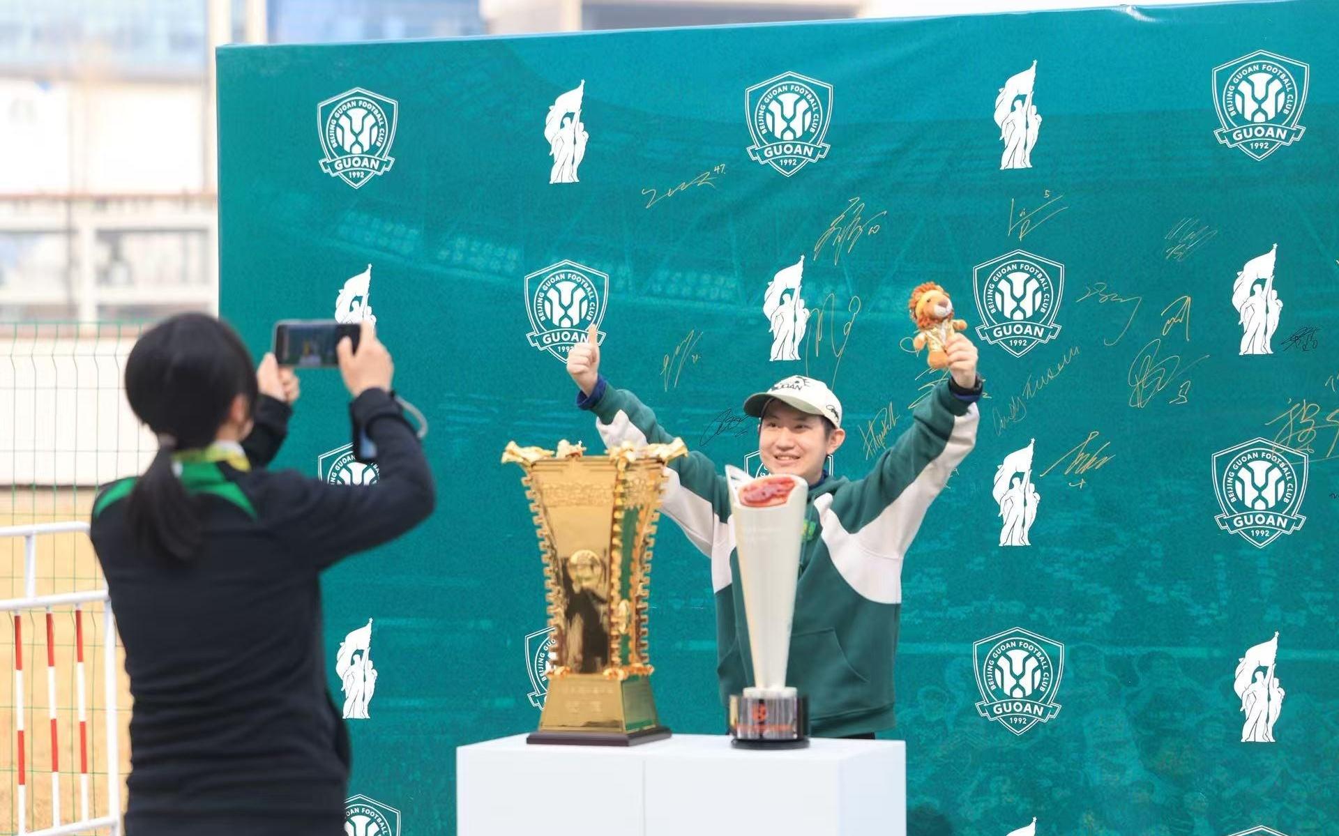 64118人，新工体上座率再次刷新纪录