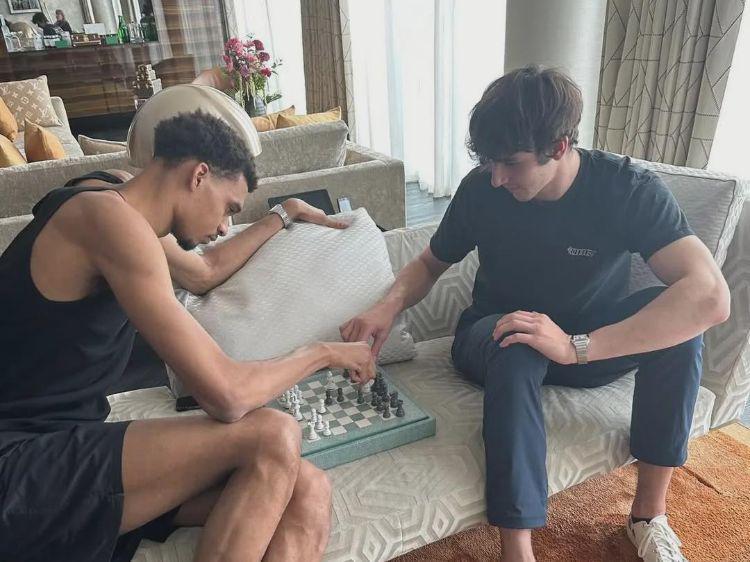 连场30+！队史第一新秀！文班队友被严