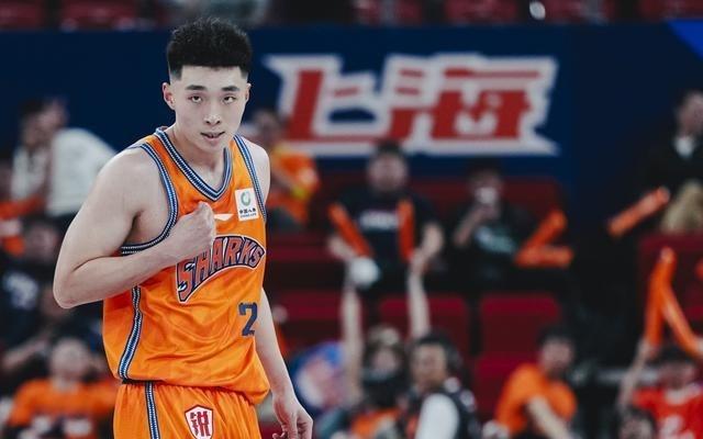 上海男篮轻取四川男篮本土新秀吴泽昊完成CBA职业首秀