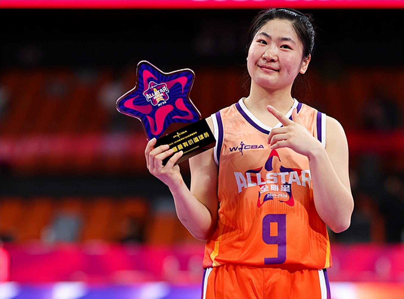 力压2米26张子宇夺MVP！中国女篮23岁新星轰23+8：宫鲁鸣栽培她