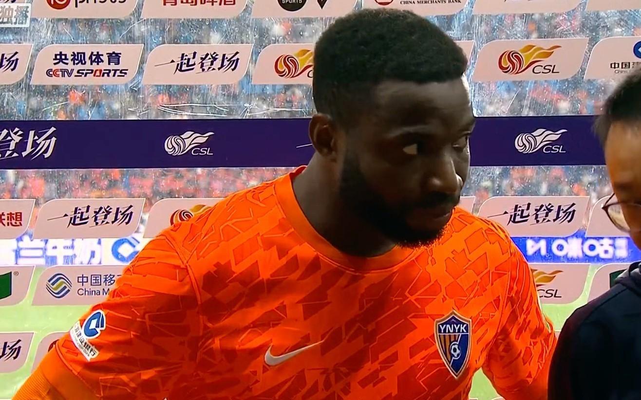 奥斯卡：我们全队努力，遵循了主教练的建议，拿下了比赛