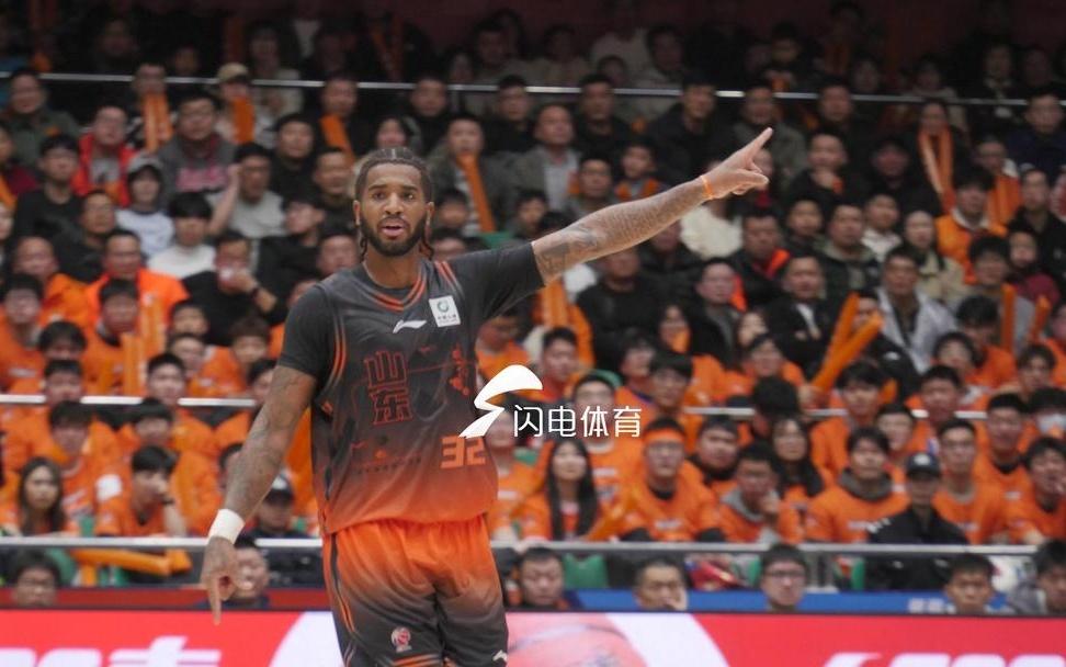 山东高速男篮出征四川，克里斯受伤缺阵预计缺席三周