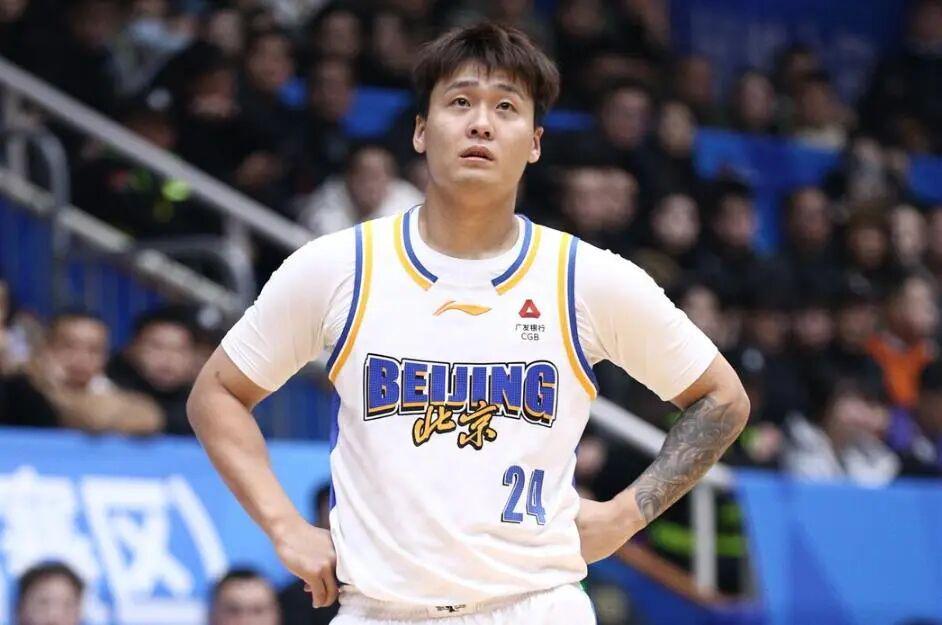 CBA排名！广东输球山东止败，上海酿40分惨案，北京终结辽宁连胜
