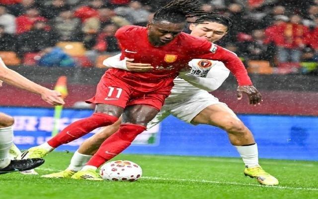 威震中超！重庆铜梁外援锋霸首次在联赛爆发，刘建业不愁进球难了